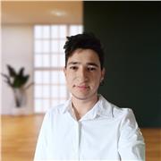 Profesor de inglés, lengua, historia y filosofía para todos los niveles. Pasión por enseñar y nota media de 13,5 selectividad.